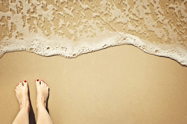 http://thumb101.shutterstock.com/display_pic_with_logo/2874934/292014737/stock-photo-pretty-woman-with-hat-on-her-head-lying-on-the-sandy-beach-and-have-sunbathing-while-the-sea-waves-292014737.jpg